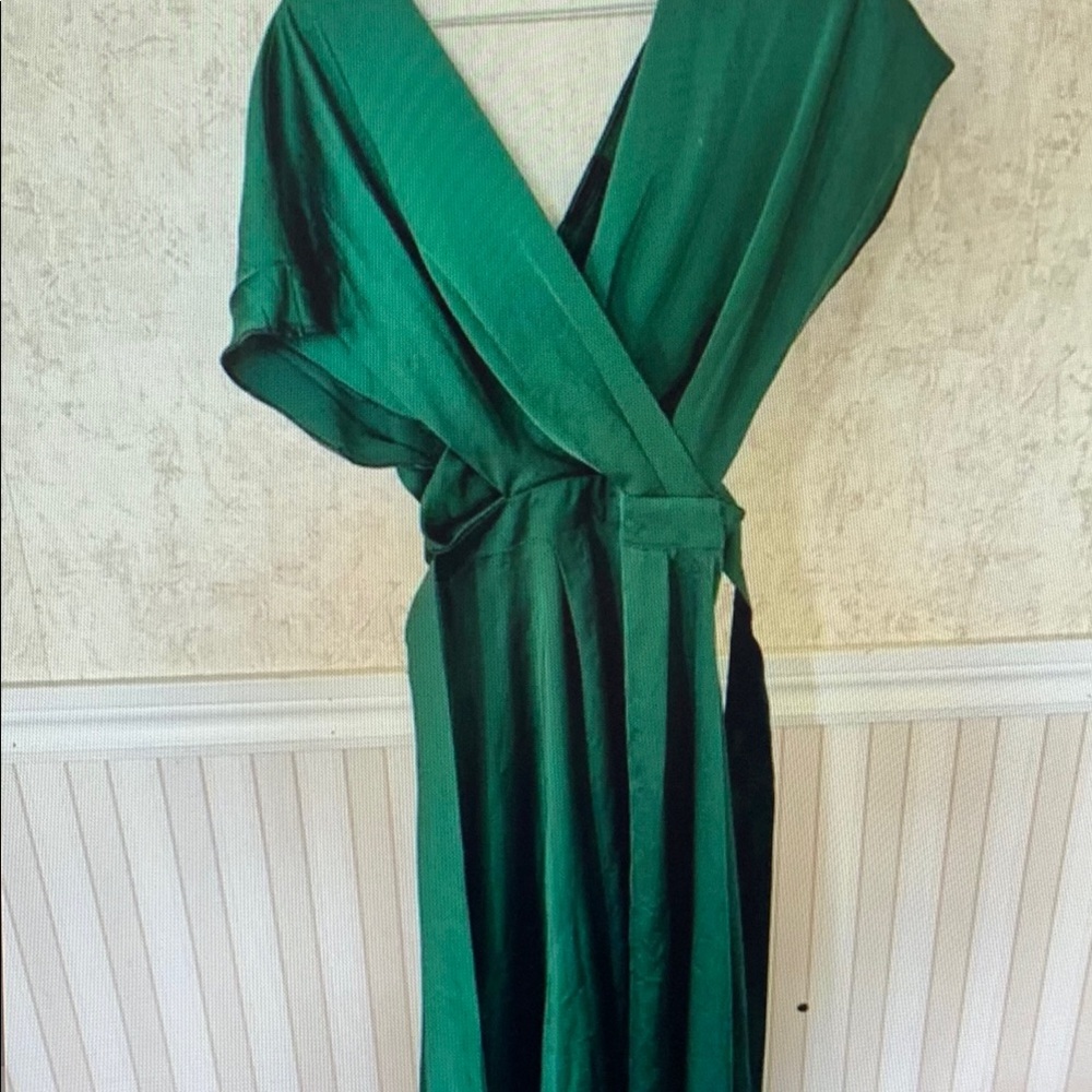 Elegant Green Wrap Dress